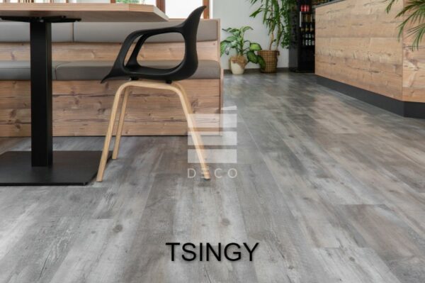 Modern dining room with DÉCO CLAP!GO Tsingy 181x1220mm floor, superior acoustic performance and fast installation